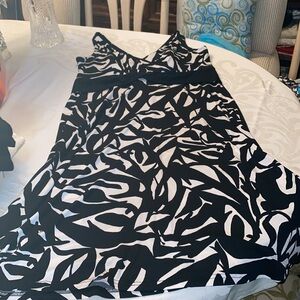R&K original black and white dress size 16 pullover